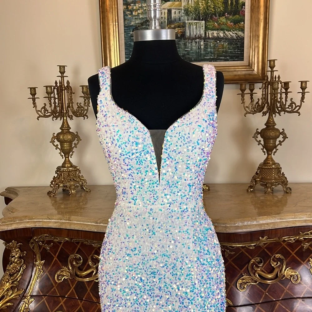 Women,formal all over sequins fitted special Occasion Evening dress - Picture 3 of 6